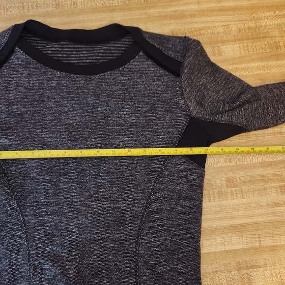 LULULEMON Base Runner Long Sleeve, size 6 - Picture 2 of 13